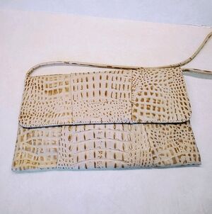 ALLIGATOR EMBOSSED VINTAGE LIGHT TAN MAGNETIC FLAP LEATHER SHOULDER PURSE